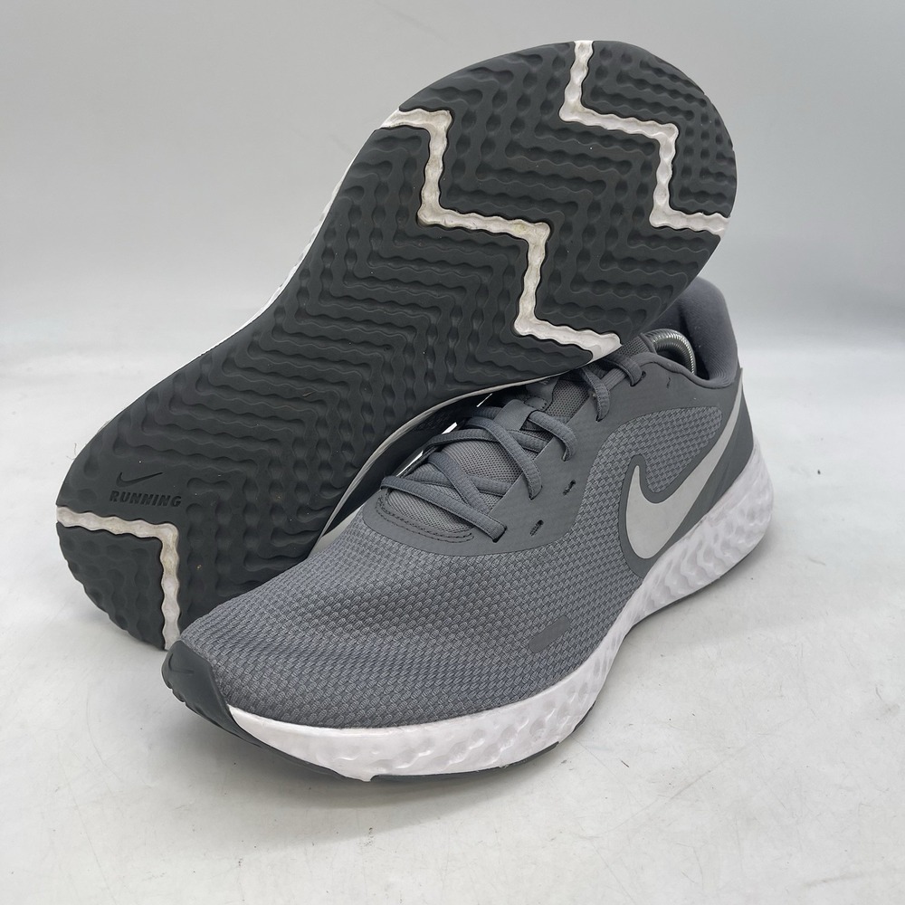 Nike Revolution 5 Grey White Trainers Mens 12 UK 11 Running Gym BQ3204-005
